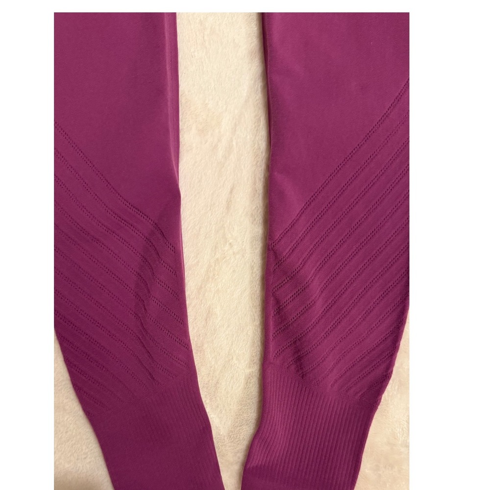 Lululemon Tight Stuff Tight II Berry Purple High Rise Running Leggings Womens 6 - Picture 10 of 15